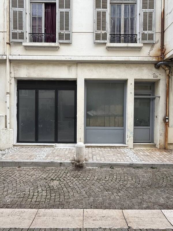 Commerce à BEAUSOLEIL