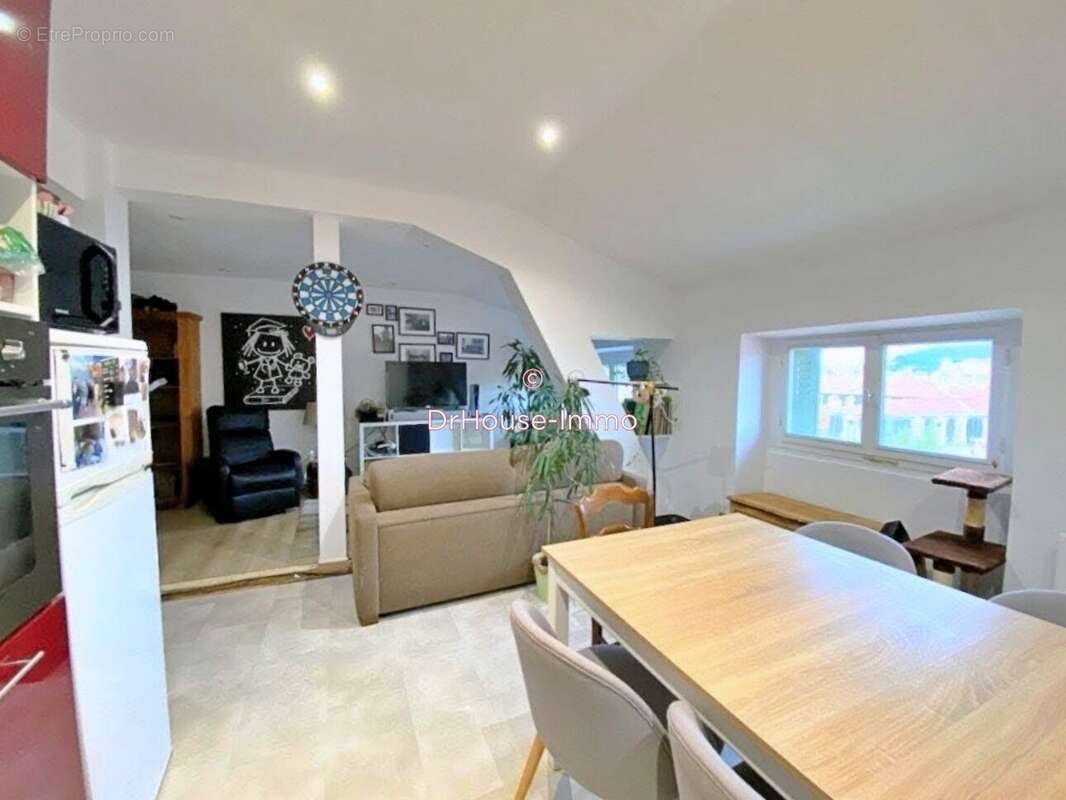 Appartement à SAINT-ETIENNE