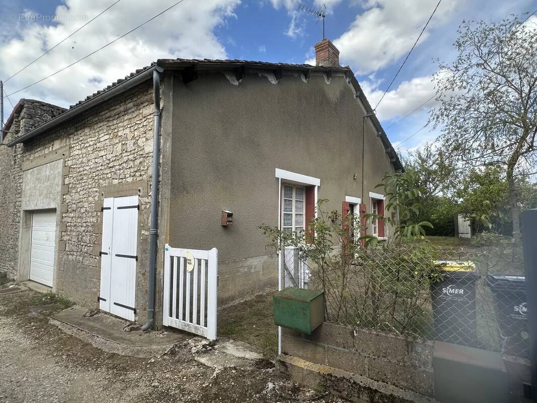 Maison à USSON-DU-POITOU