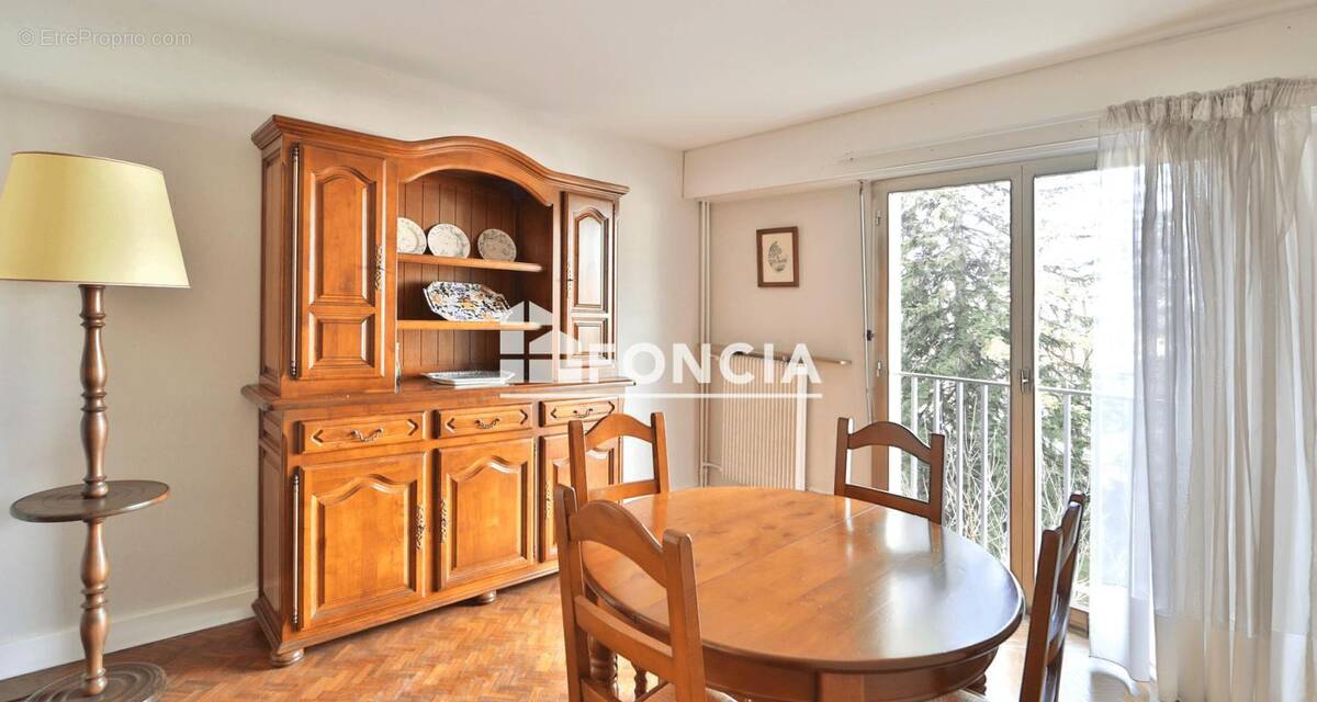 Appartement à VERSAILLES