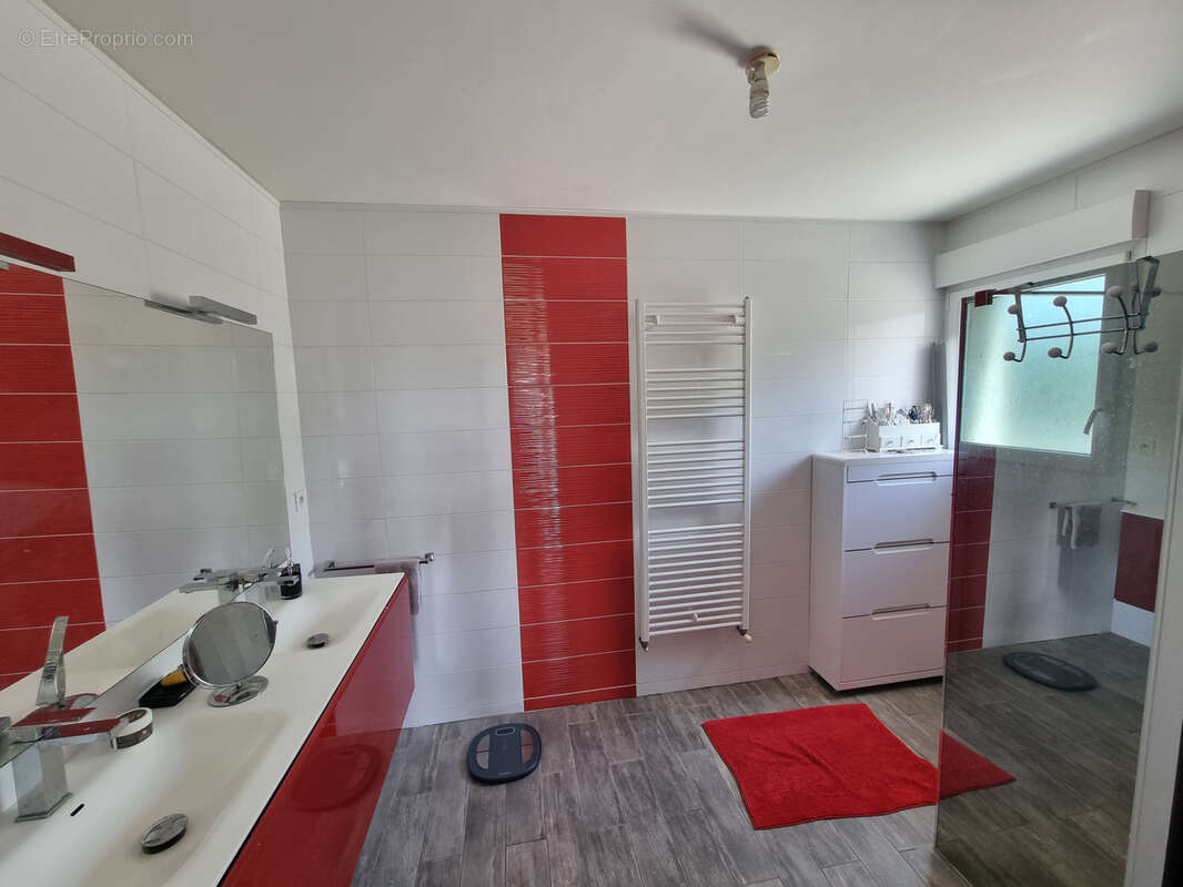 Maison à LA POUEZE