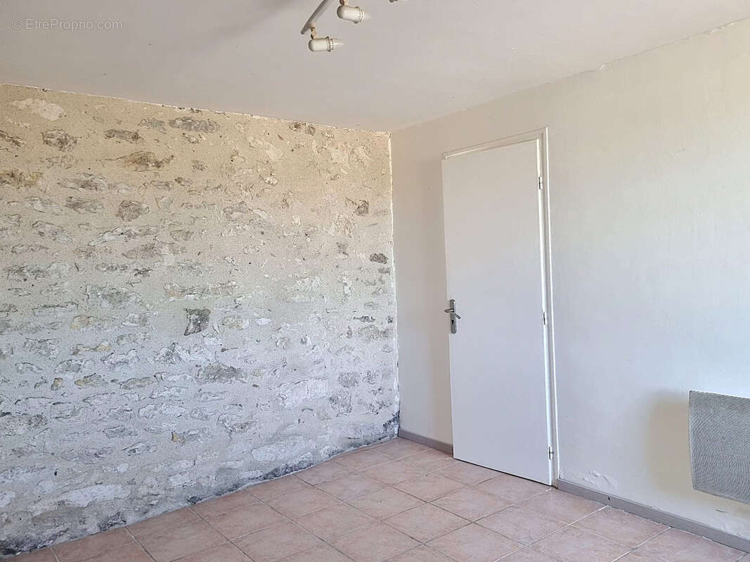 Maison à MONTAIGU-DE-QUERCY