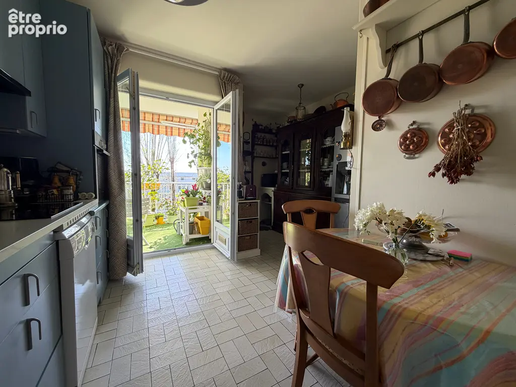 Mérignac Saint-Augustin - Appartement 5 pièces de 150 m² avec terrasse, garage double et cave - photo 8