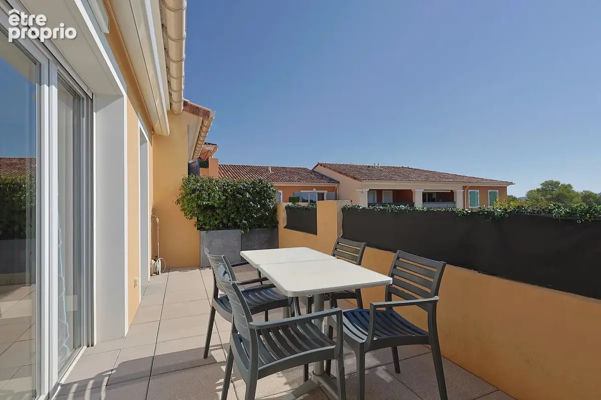 Appartement à ROQUEFORT-LES-PINS
