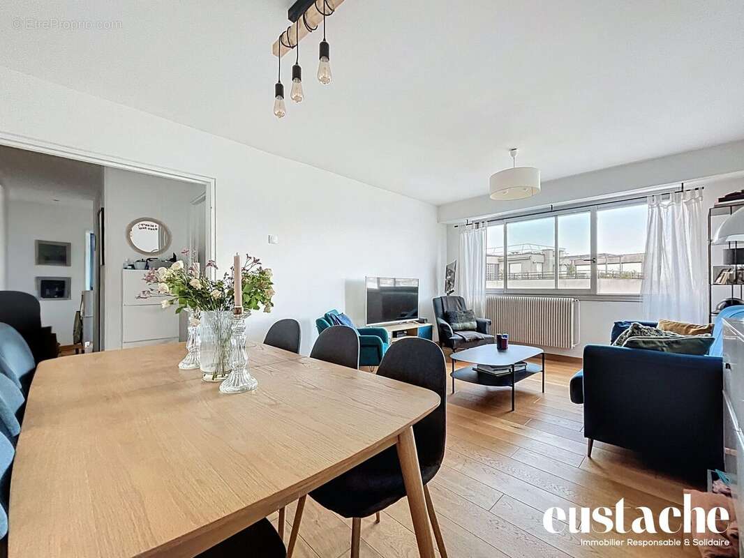 Appartement à PARIS-20E