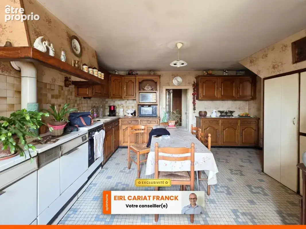 Maison en pierre de 118 m² sur étage, l’ensemble sur 910 m² de terrain clos avec des dépendances : - photo 4
