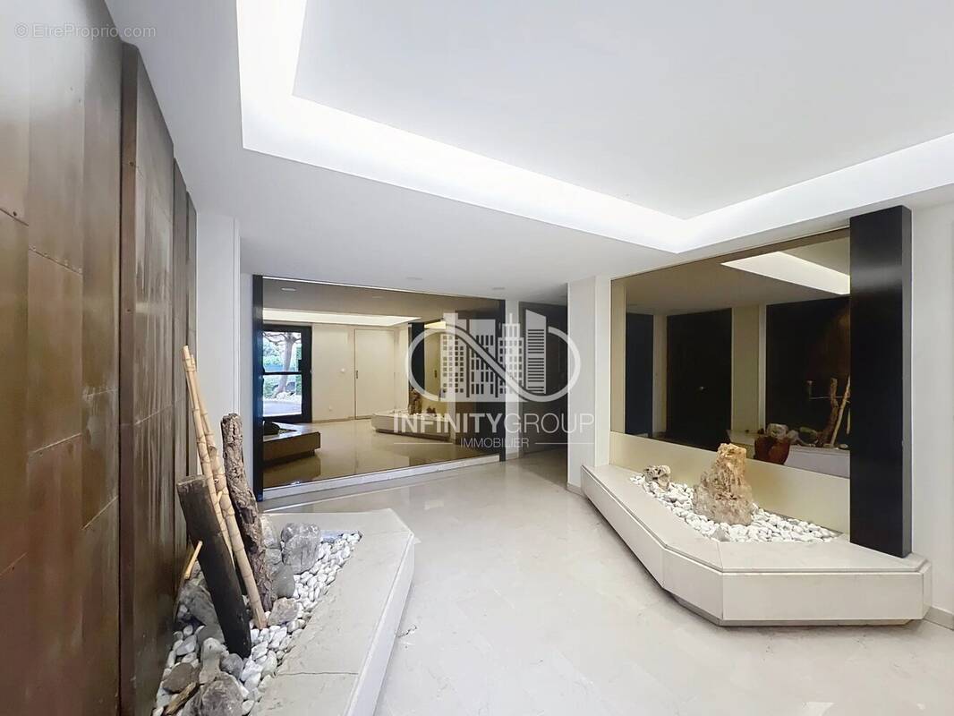 Appartement à MOUGINS