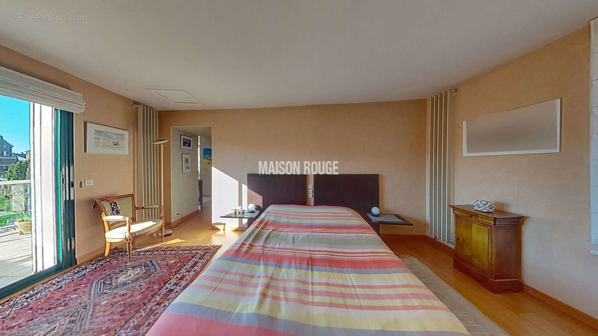Maison hyper centre ville avec beau jardin arboré, suite parentale et cuisine de chef au coeur de Lamballe - photo 15