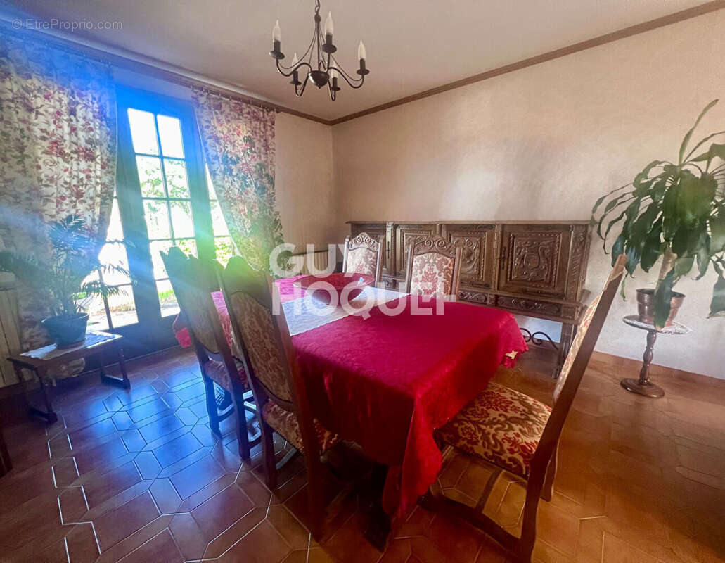 Maison à TOULON-SUR-ARROUX