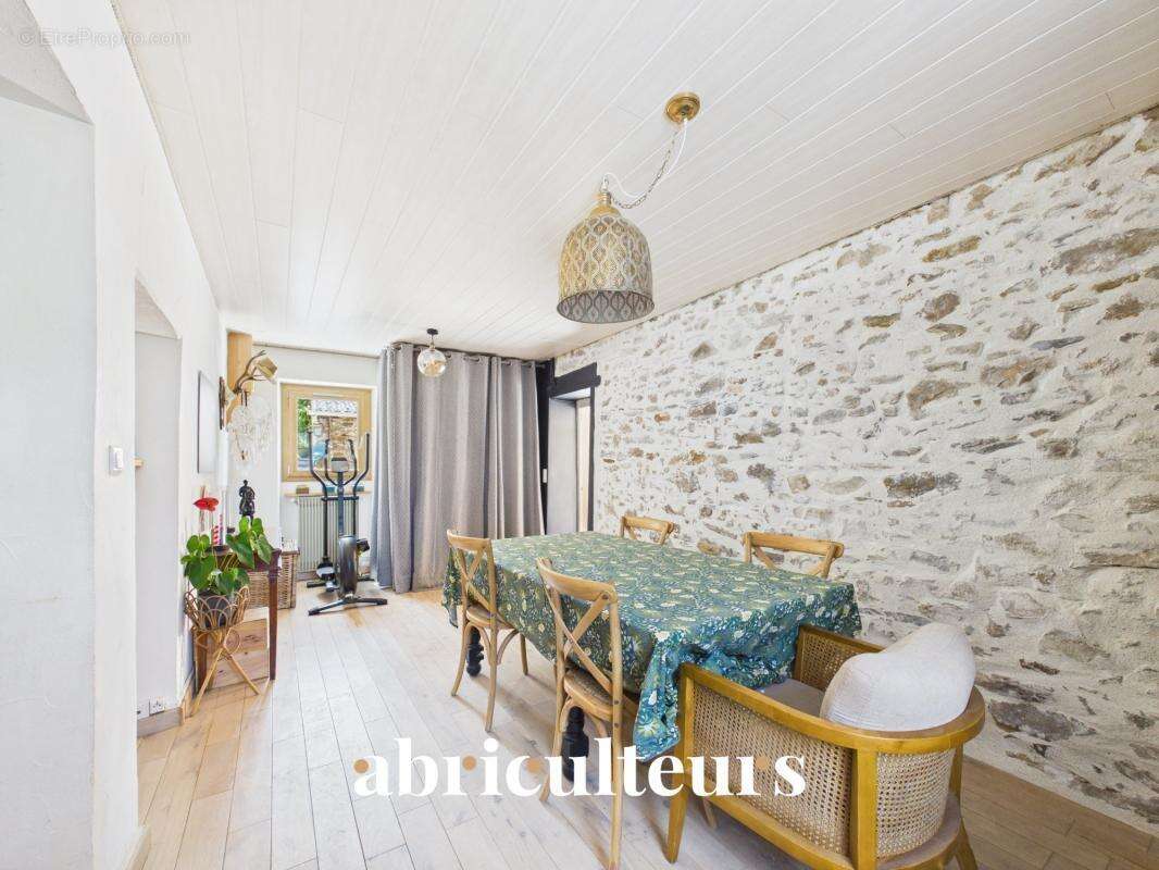 Maison ancienne de charme en parfait état en vente à La Martinière / Le Pellerin (44640) - photo 7