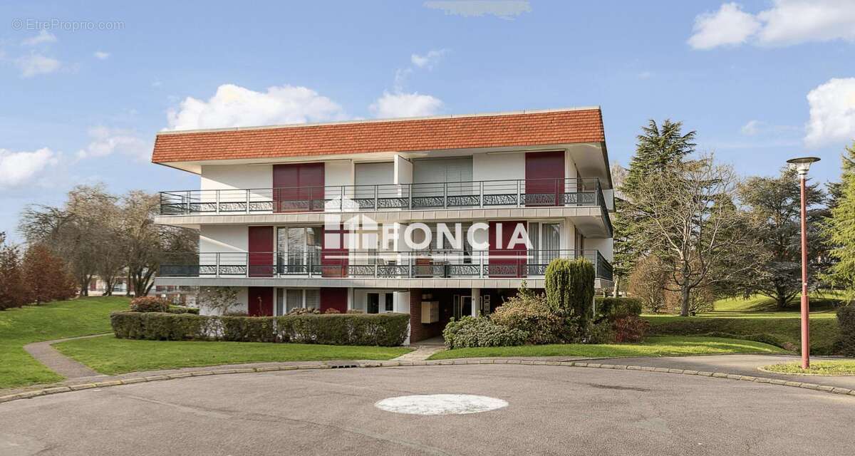 Appartement à LE MESNIL-ESNARD