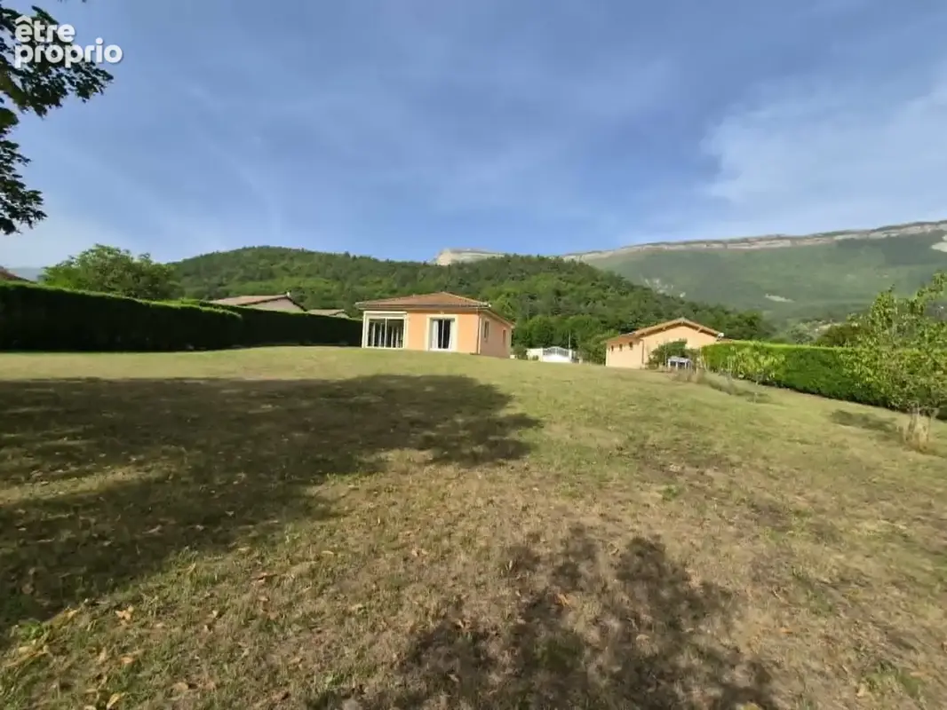 Grande maison avec jardin de 3.000 m2 - photo 9