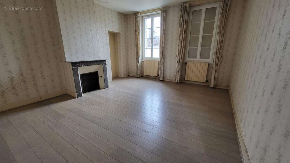 Maison à VILLEFRANCHE-DE-LONCHAT