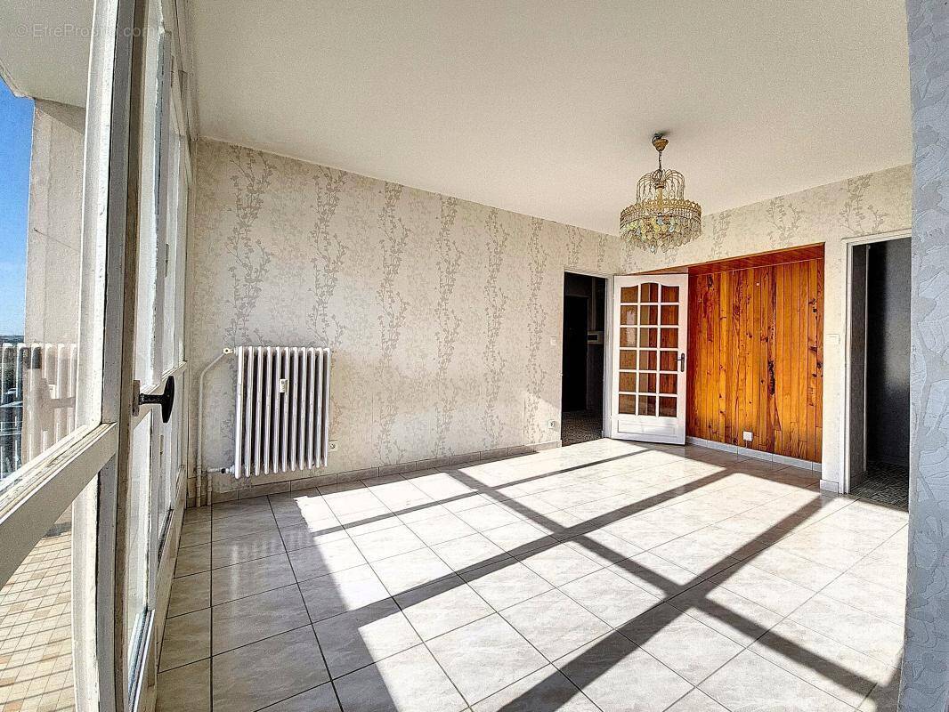 Appartement à CHENOVE