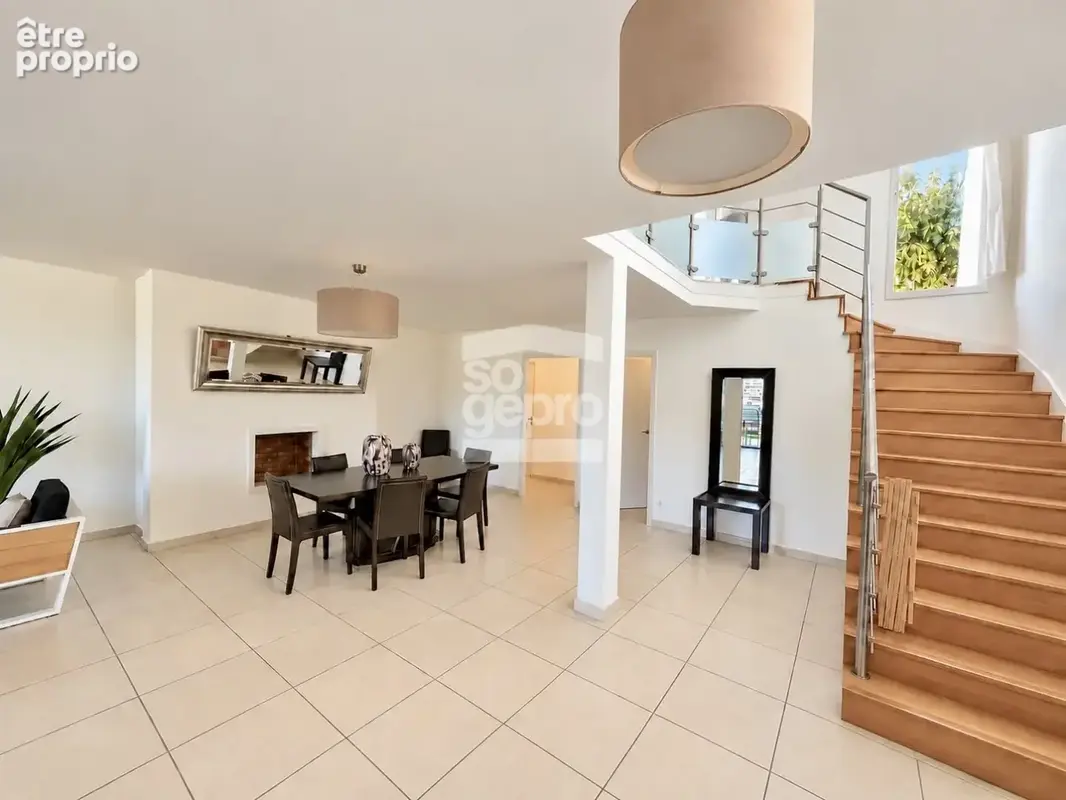 Réf : 2366 - Vente Jolie Marina 4 Pièces avec ponton, garage et vue sur le Port du Cap d'Agde ! - photo 5