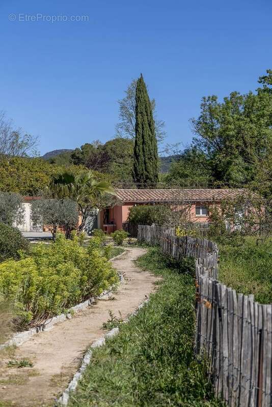 Maison à PUGET-VILLE