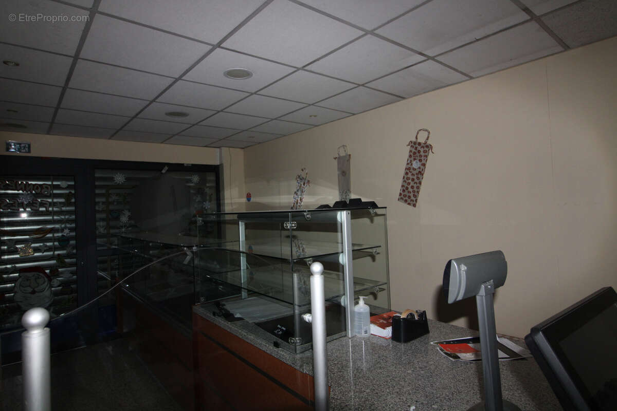 Commerce à SAINT-AMBROIX