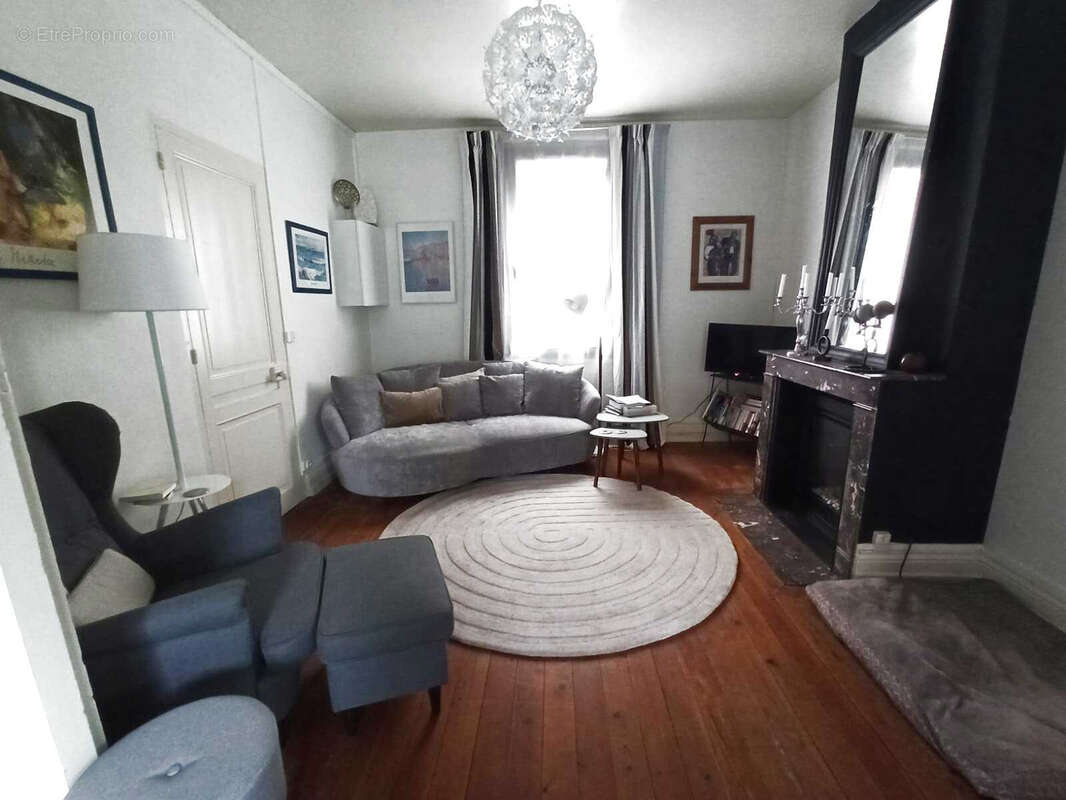 Maison  avec cour en vente quartier Bénédictine à deux pas de la mer et des commerces à pieds - photo 5