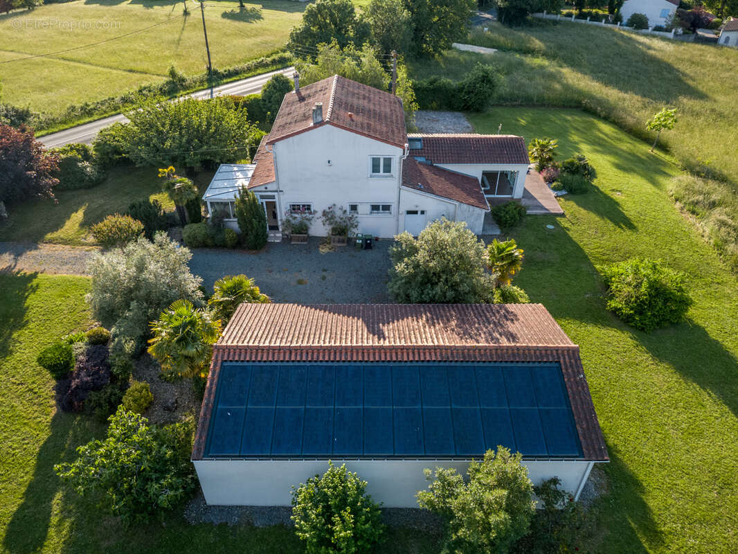 Maison à FONTCOUVERTE