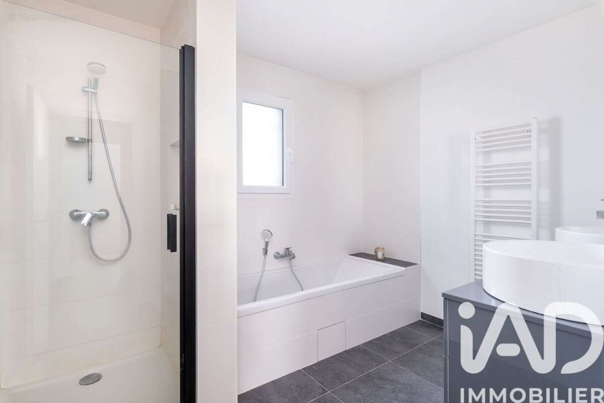 Maison 97 m² à Amberieux  - photo 6