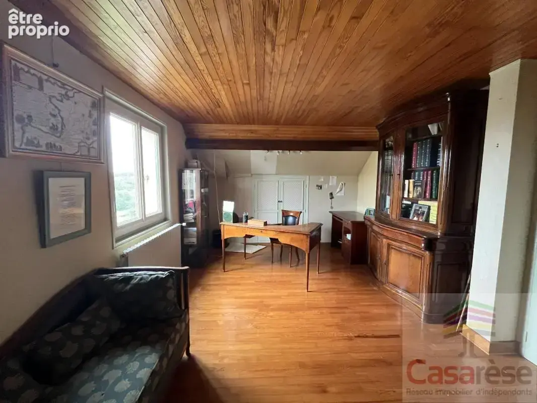 Maison 6 pièces 140 m² à vendre à Saint-Jean-De-Vaux (71640) - photo 2