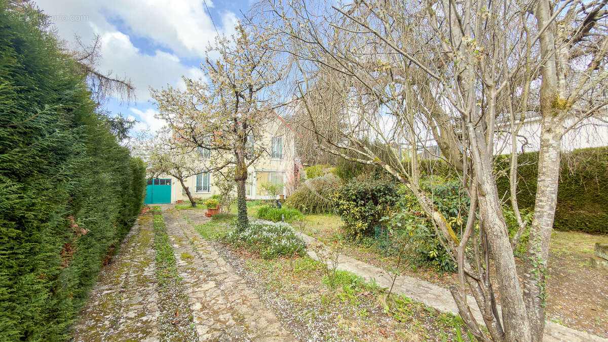 Maison à MONTGERON