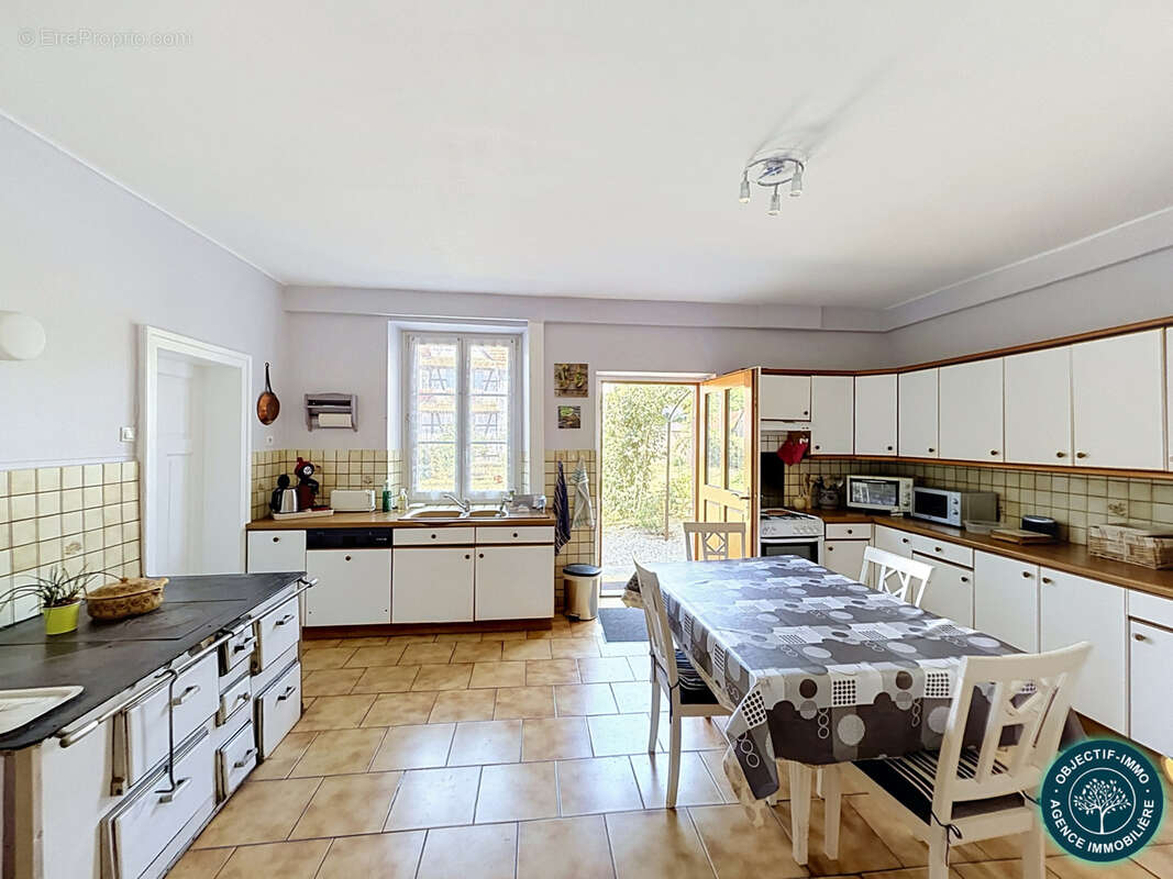 Exceptionnel corps de ferme  batisse de 350 m2  47 ares - photo 16