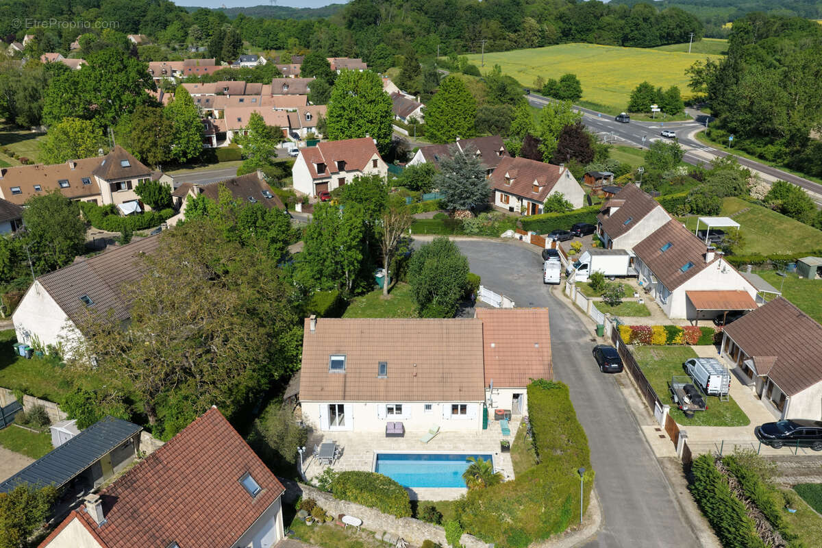 Maison à BONNELLES