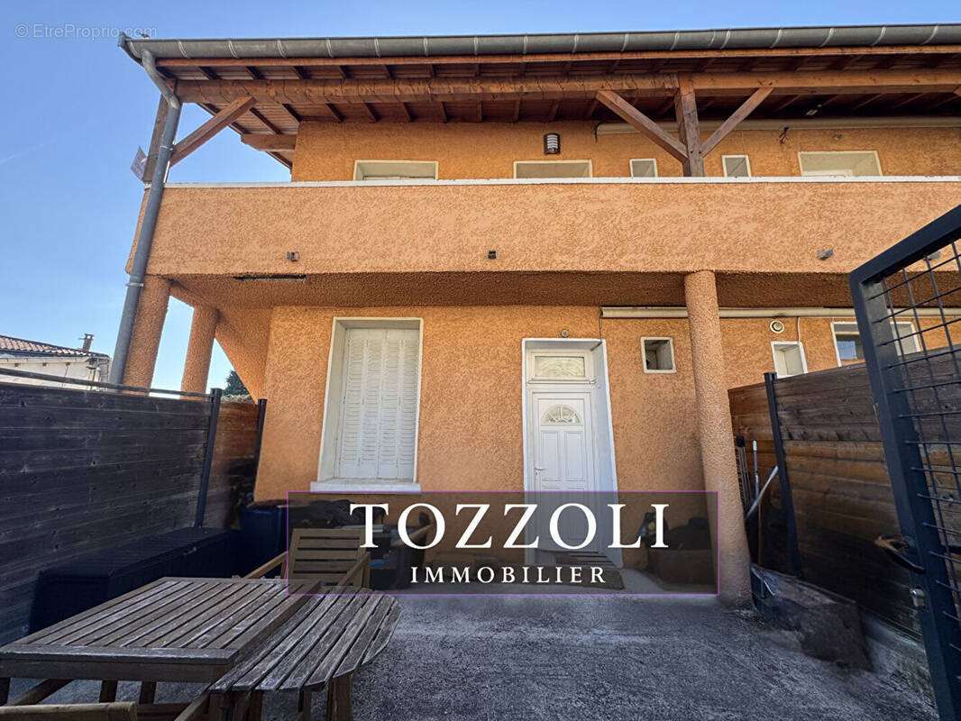 Appartement à SAINT-PIERRE-DE-CHANDIEU