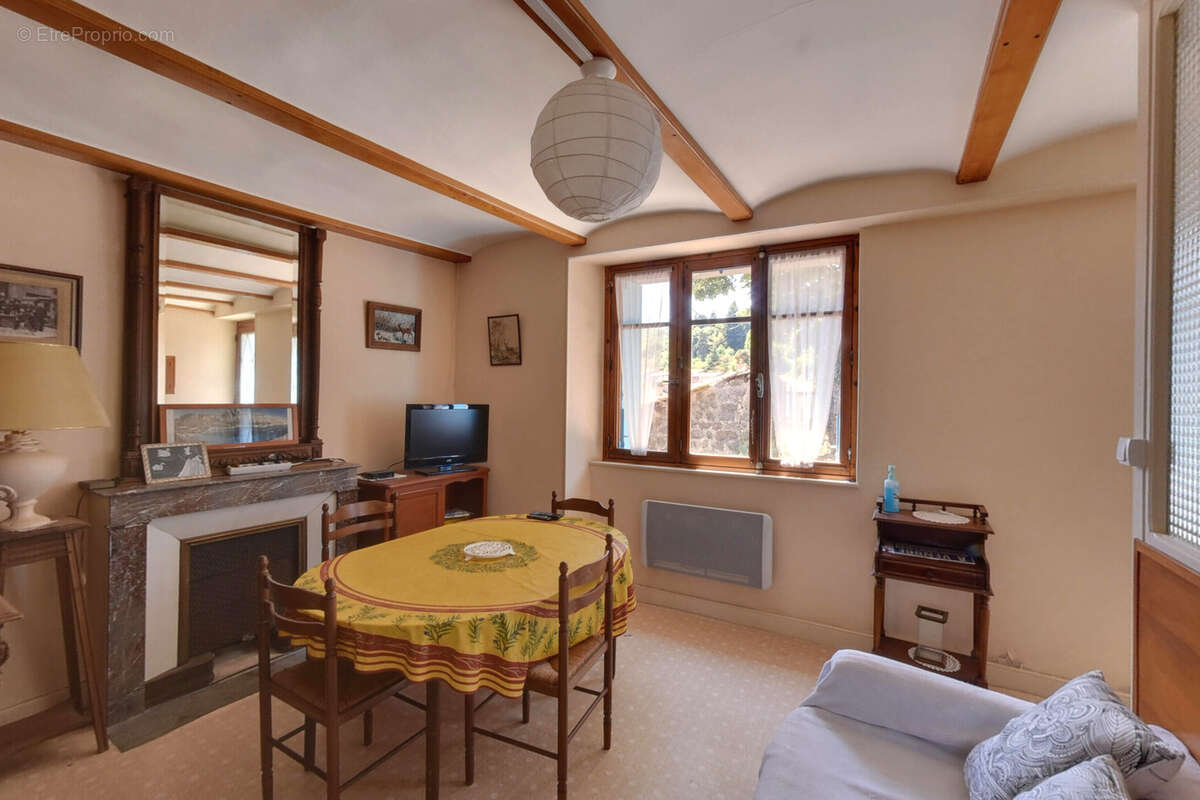 Maison à MARCOLS-LES-EAUX