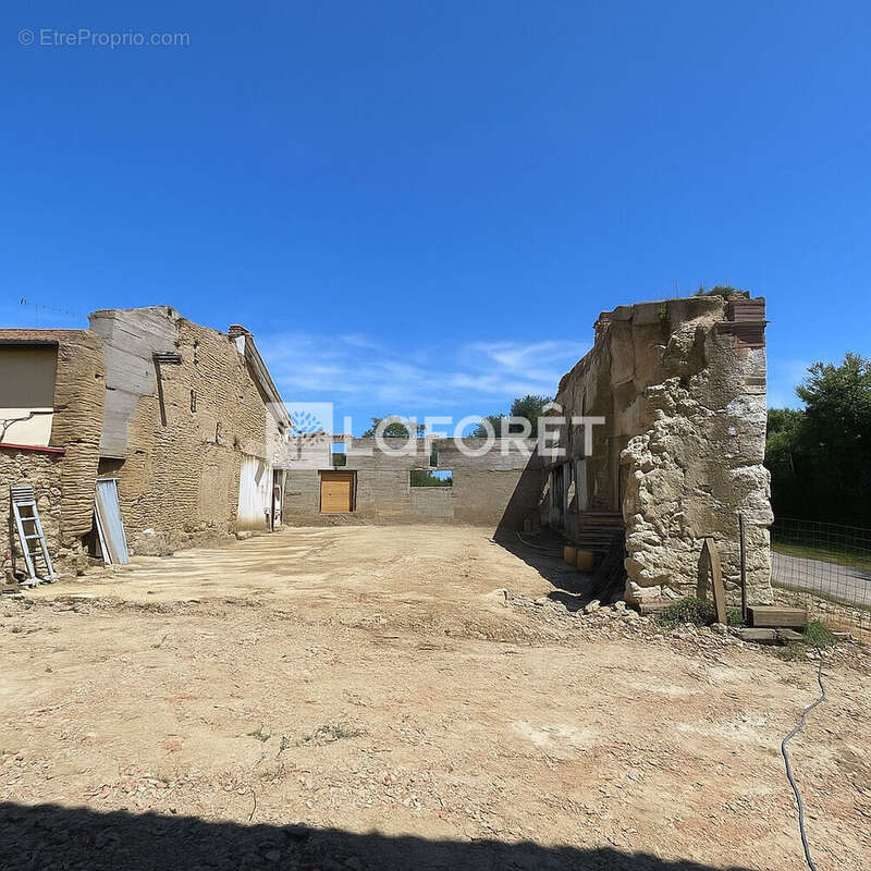 Terrain à GARGANVILLAR