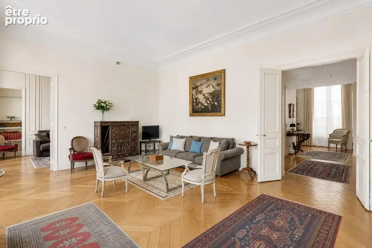 Appartement de 5 pièces de 119 m² situé à Paris - photo 4