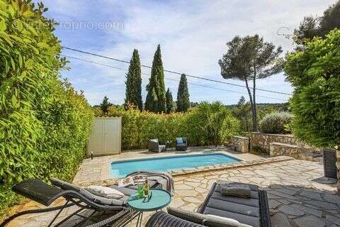 Maison 176 m² à Vence  - photo 2