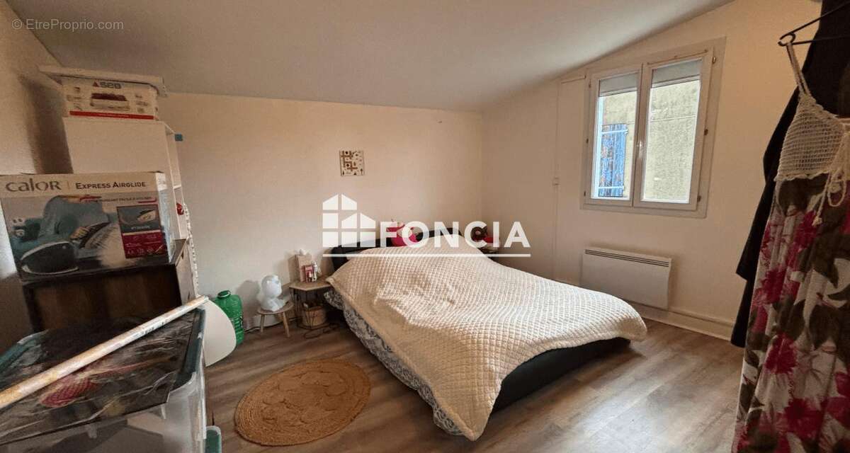 Appartement à JAVERLHAC-ET-LA-CHAPELLE-SAINT-ROBERT