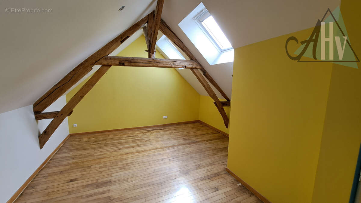 Maison à VILLENEUVE-LA-GUYARD