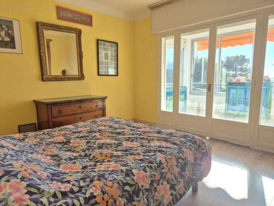 Appartement à VENCE