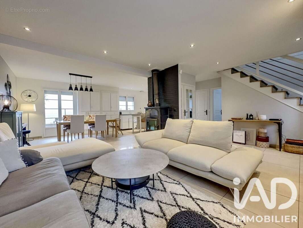 Maison 175 m² à Chapet  - photo 9