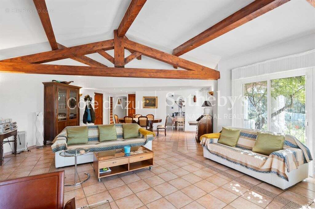 Maison à MOUGINS