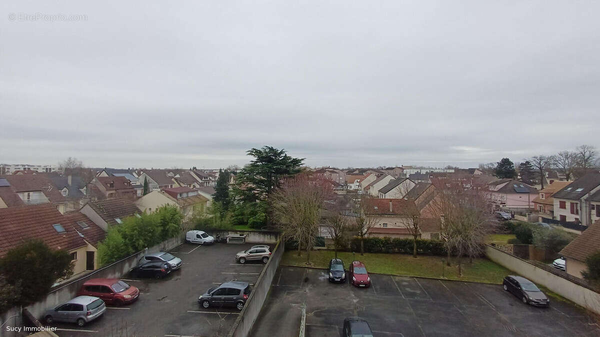 Appartement à PONTAULT-COMBAULT