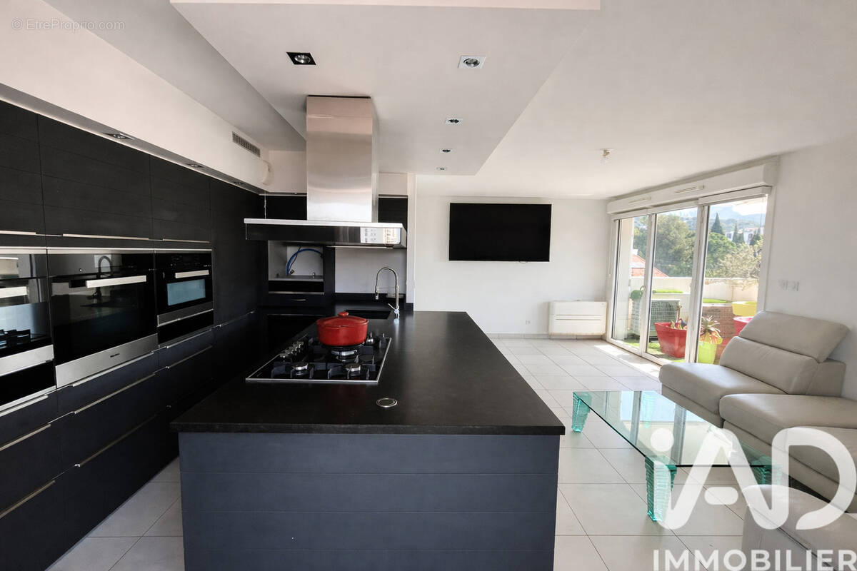 Photo 1 - Appartement à MARSEILLE-9E