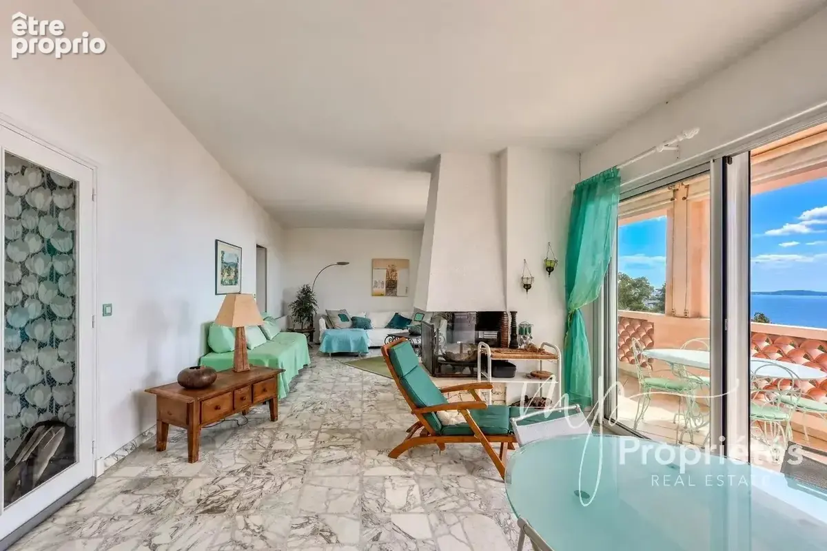 À VENDRE Rayol Canadel sur mer – Appartement de charme au dernier étage – Vue mer – Plage et village à pied. - photo 6