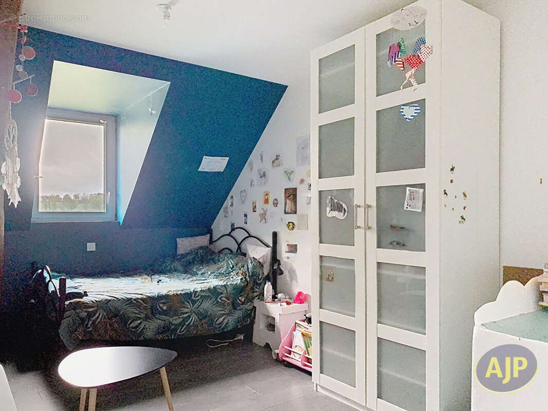 Maison à GRUGE-L'HOPITAL