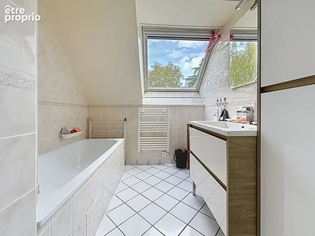 2 pièces - à vendre -  garage - quartier Mermoz/La Courrouze - photo 8