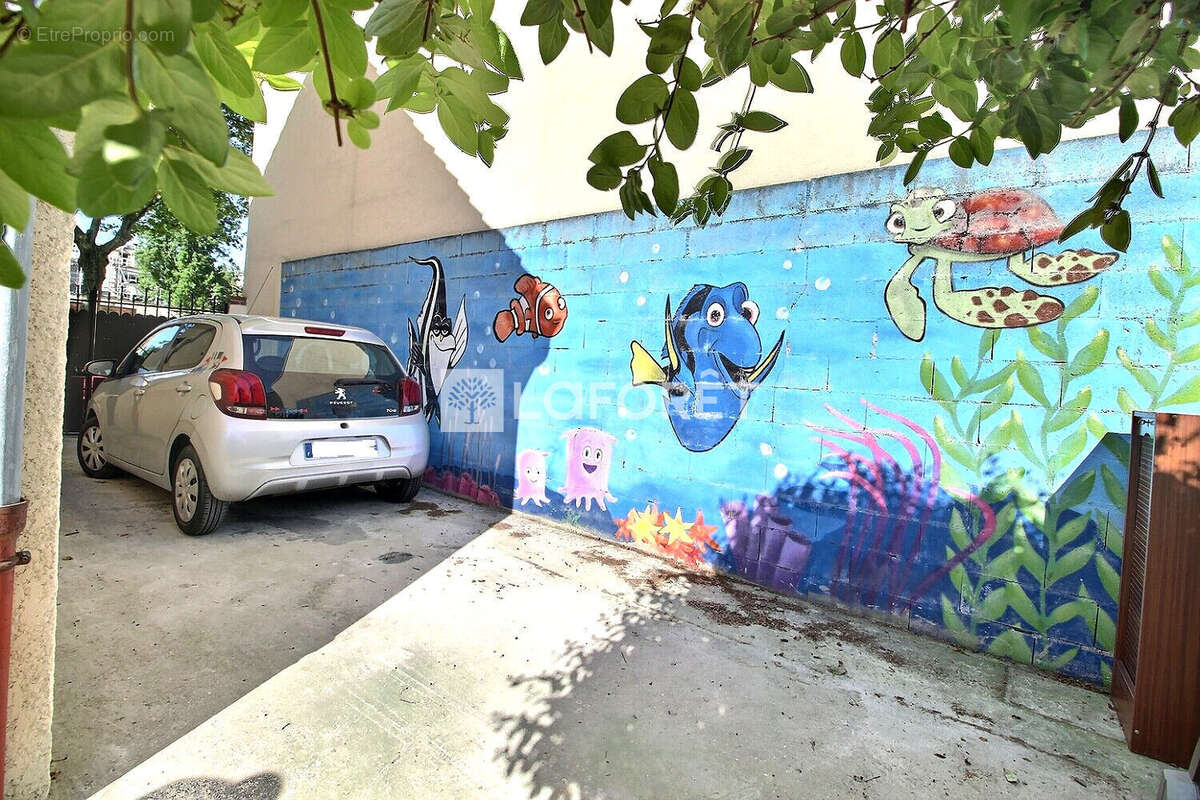 Maison à VILLENEUVE-LA-GARENNE