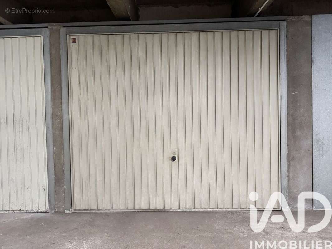 Photo 2 - Parking à CLAMART