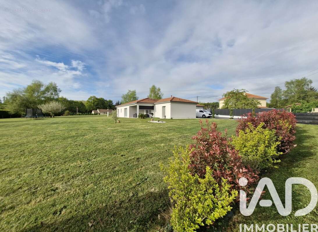 Maison 140 m² à Saint-Junien  - photo 4