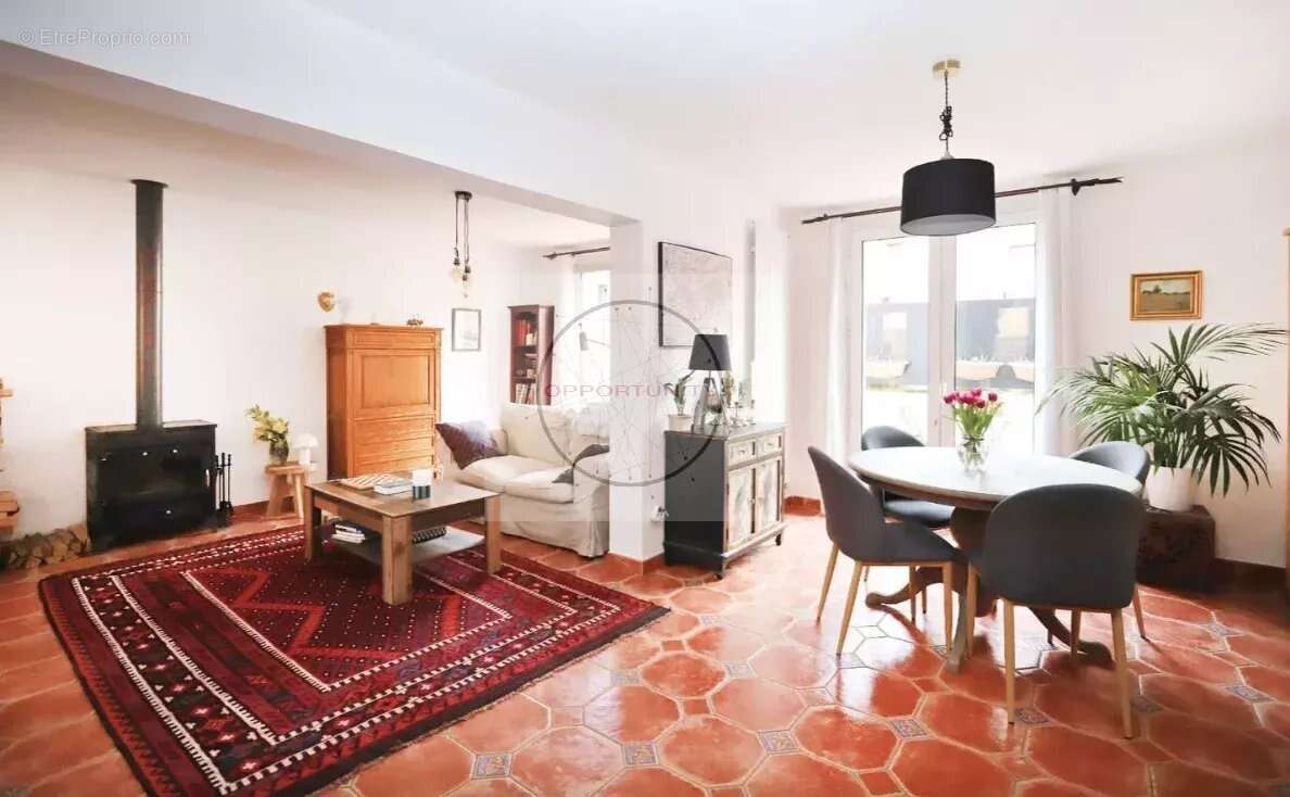 Maison 228 m² à Bagnolet  - photo 2