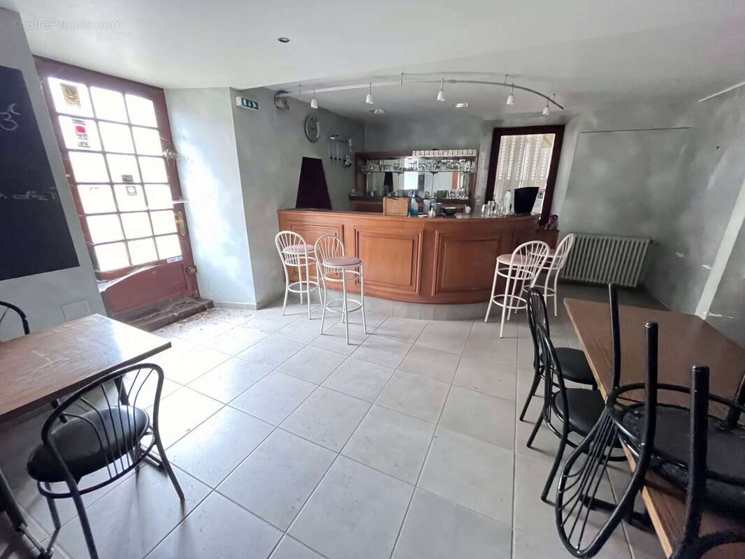 Bar - Maison à SAIGNES