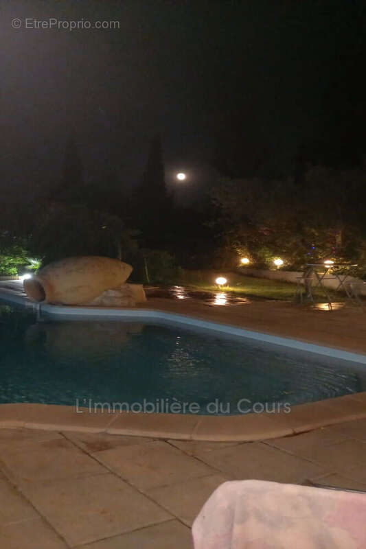 Terrain à PORT-DE-BOUC