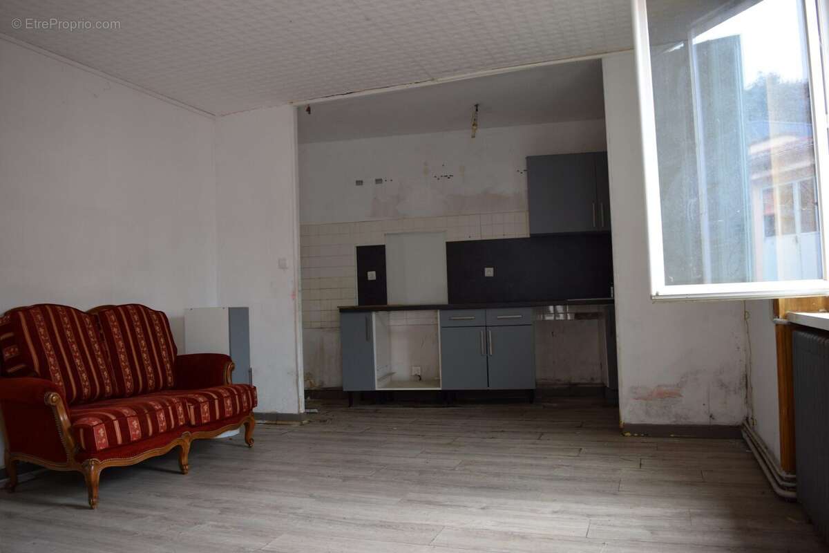 Maison à SAINT-JUST-LA-PENDUE